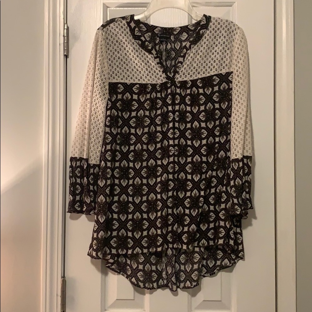 New Directions Women’s Flowy Lace V-Neck Tol